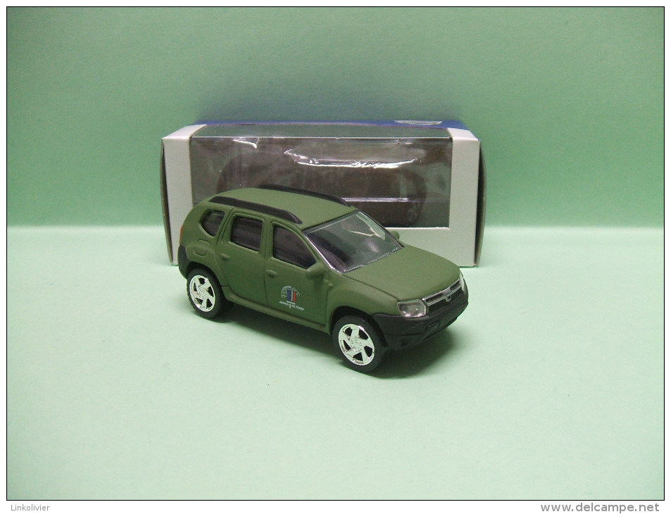 RENAULT DACIA DUSTER Armée De Terre Vert Kaki Mat NOREV 1/64 3 Inch - Neuf En Boîte - Norev