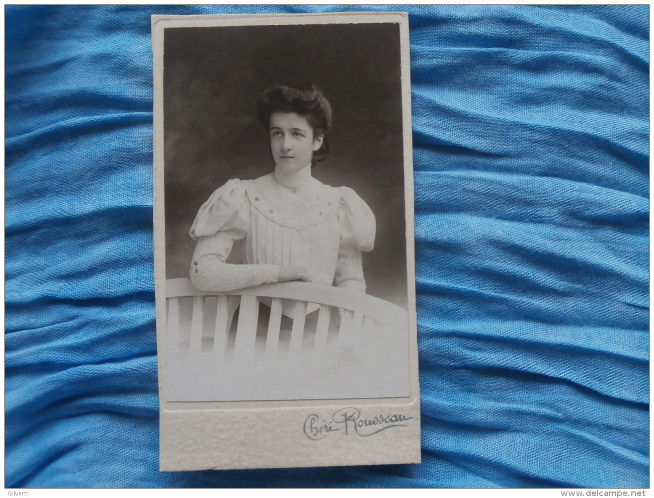 Photo CDV Chéri Rousseau à St Etienne - Portrait  Jeune Femme élégante (Marcelle Teestenoire) Vers 1900 L255 - Antiche (ante 1900)