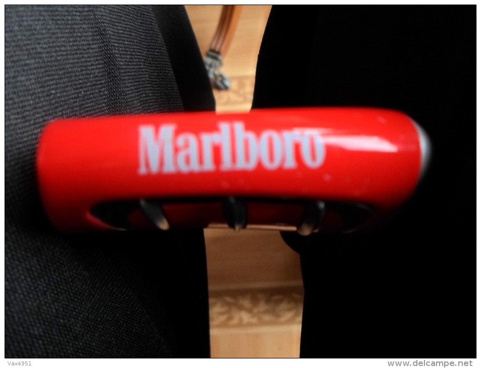 BRIQUET MALBORO  ROUGE ****       SUPERBE A  SAISIR   ****** - Autres & Non Classés