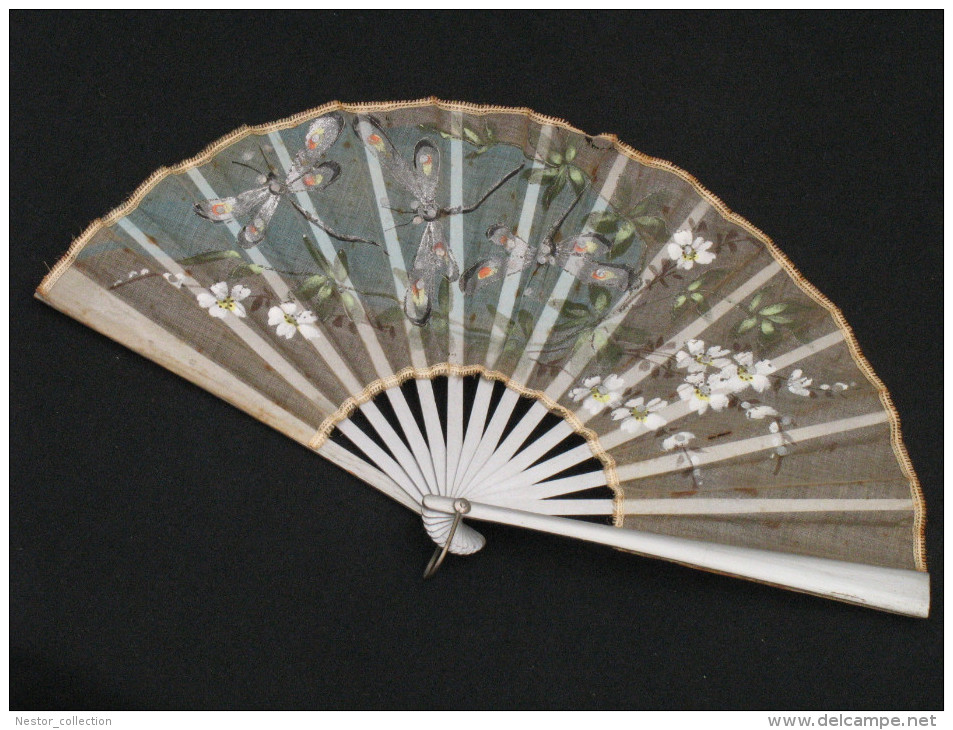 éventail Décoré De Fleurs Et Libellules Peint Japon ? Abanico Ventaglio Fan Fächer - Fächer