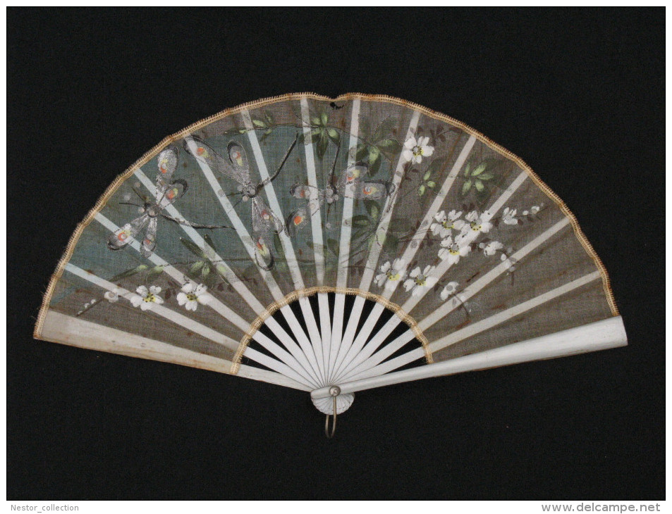 éventail Décoré De Fleurs Et Libellules Peint Japon ? Abanico Ventaglio Fan Fächer - Eventails