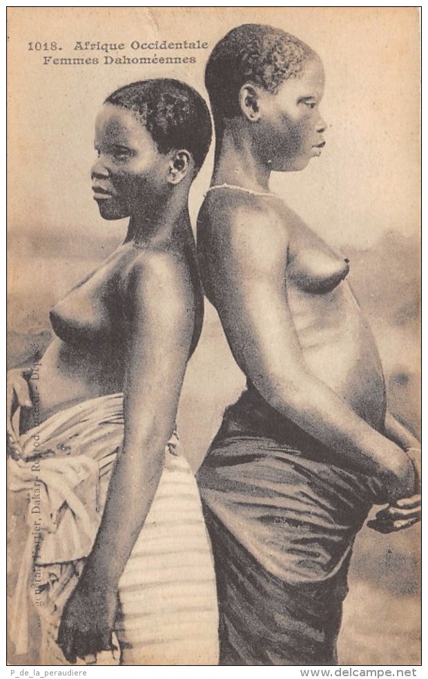 CPA DAHOMEY FEMMES DAHOMEENNES AVEC LES SEINS NUS - Dahomey