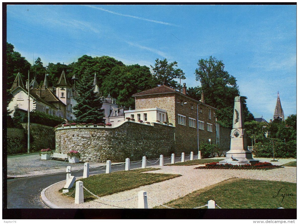 CPM Neuve 78 HARDRICOURT Le Monument Aux Morts - Hardricourt