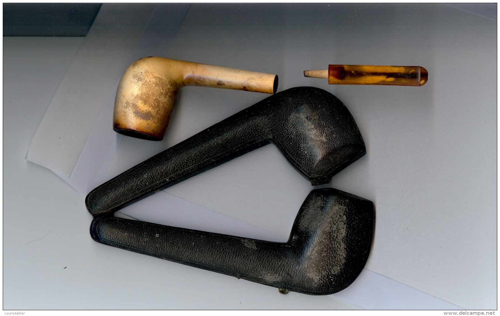 1 Pipe En écume De Mer Ancienne Déjà Fumée  Avec Son étui    GOETSCH     3 - Pipes En écume