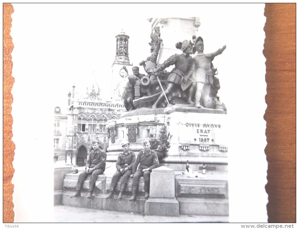 SAINT QUENTIN AISNE MONUMENT DEFENSE SOLDATS  ALLEMANDS  AVEC CASQUE VOIR SCANS - Autres & Non Classés