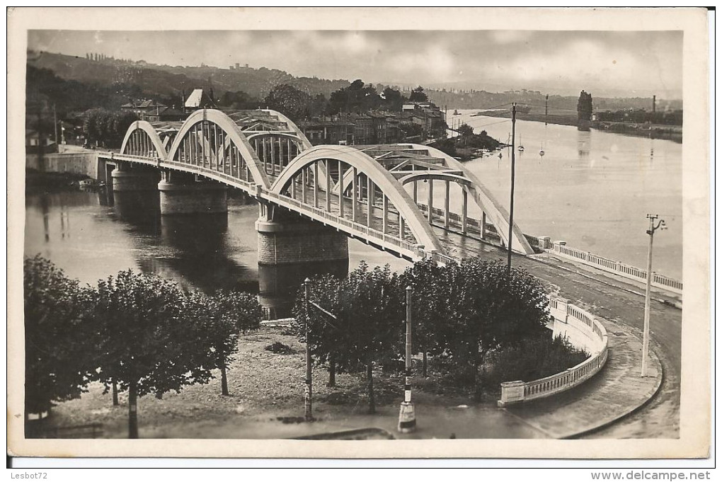 Cpsm, Neuville-sur-Saône (Rhone), Le Pont Sur La Saône - Neuville Sur Saone