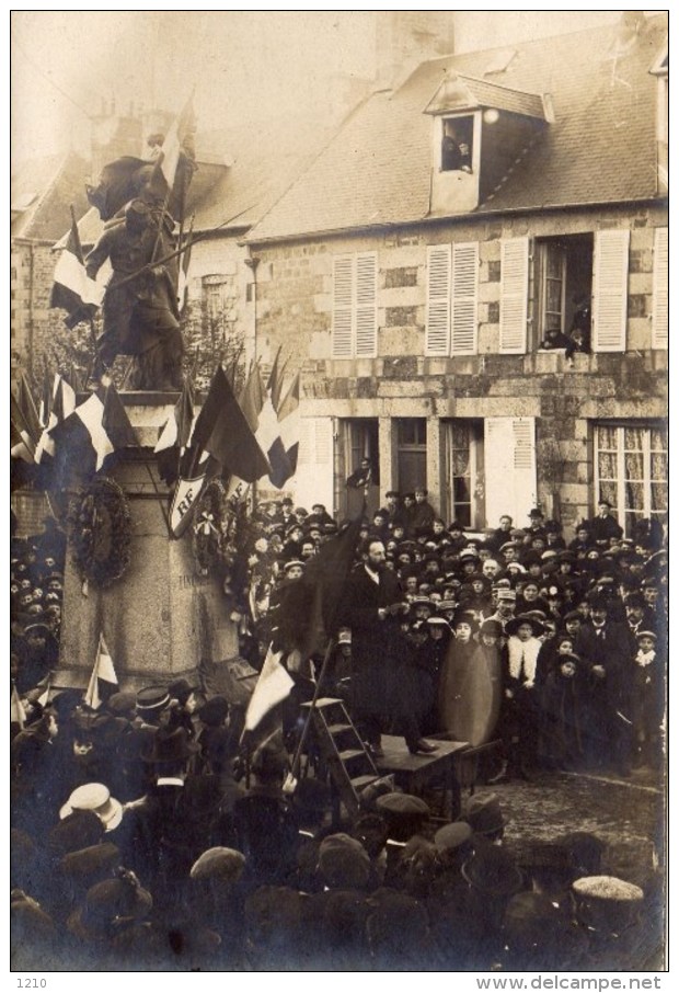 TINCHEBRAY - Carte Photo Monument Aux Morts Porte De Condé Le 11 Novembre1918 - Otros & Sin Clasificación