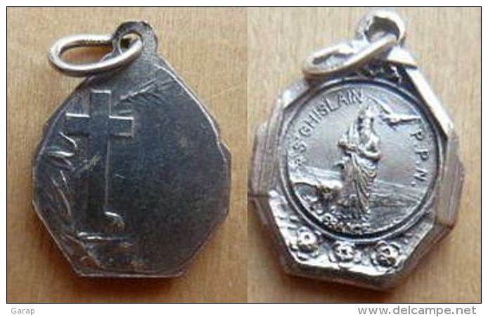 Mada-953 Médaille Ancienne En Ag(poinçon) Signée (difficile à Lire),gravée France St Ghislain - Religion &  Esoterik