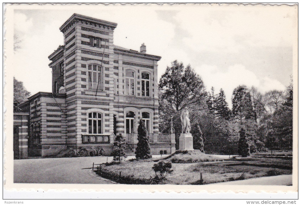 Boechout Gemeentehuis Met Monument Van Den Weerstand 1940 - 1945 Bergen-Belsen Blumenthal Breendonck Buchenwald Dachau - Boechout