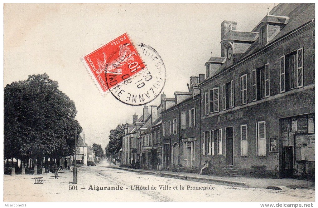 AIGURANDE - L'Hôtel De Ville Et La Promenade - Sonstige & Ohne Zuordnung