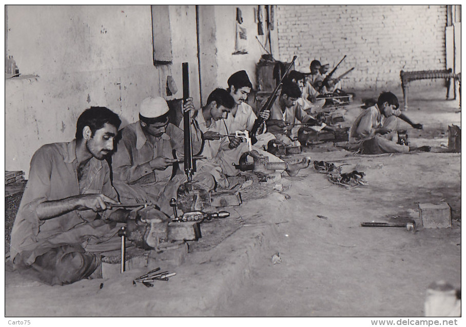 Afghanistan - Darat Aum Khail - Manufacture D'armes à Feu - Travail Enfants - Photographe Shaban Sipa - Azië