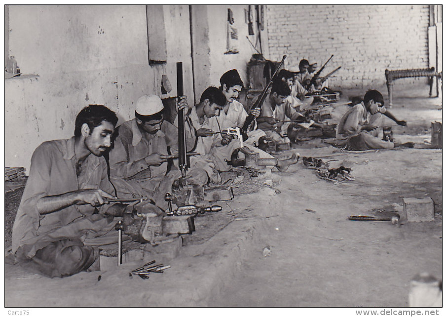 Afghanistan - Darat Aum Khail - Manufacture D'armes à Feu - Travail Enfants - Photographe Shaban Sipa - Asien