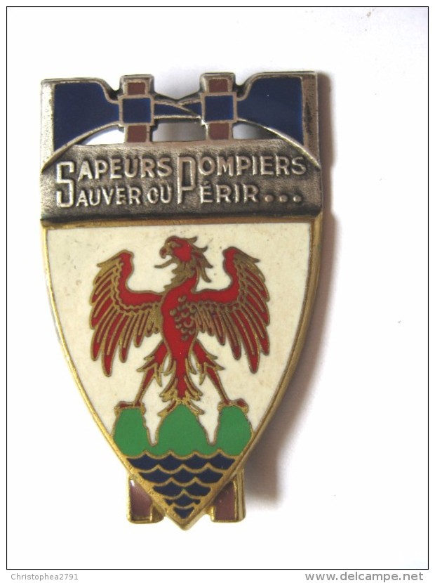 ANCIEN INSIGNE EMAILLE DES SAPEURS POMPIERS ALPES MARITIMES NICE 06 ETAT EXCELLENT DRAGO PARIS - Pompiers