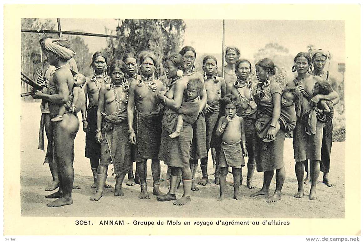 ANNAM , Groupe De Moïs En Voyage , Femmes Seins Nus ,  * 313 39 - Vietnam