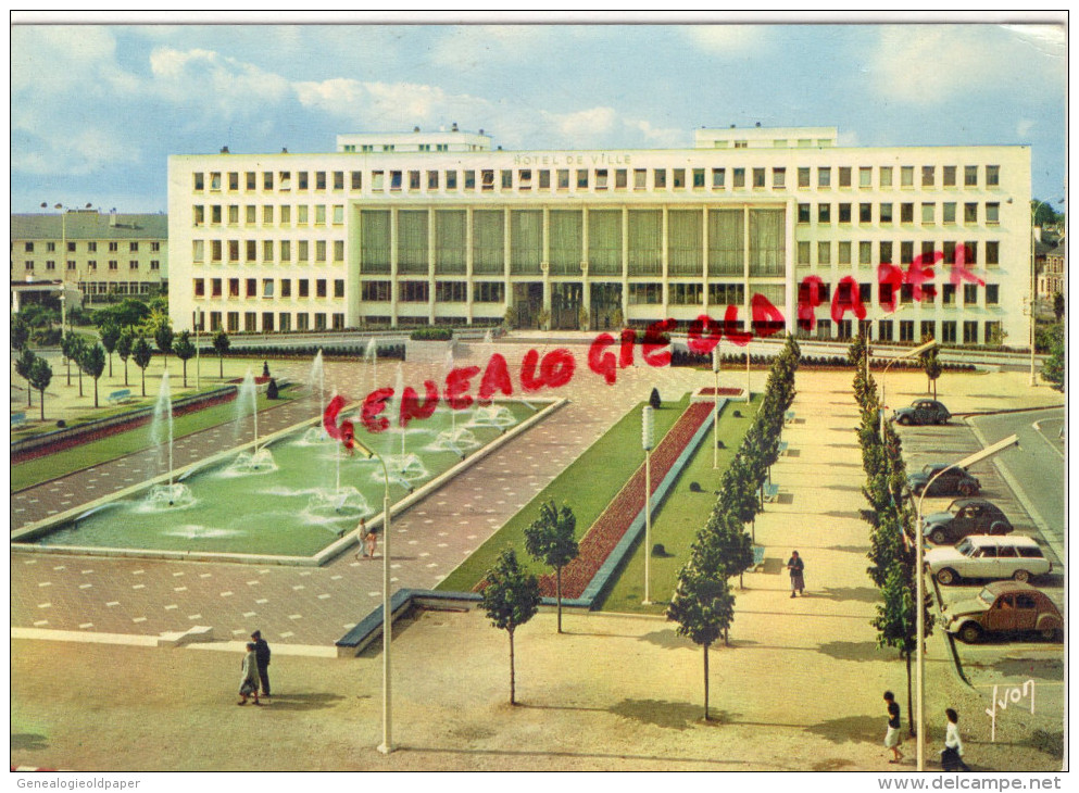 44 - ST  SAINT NAZAIRE - L' HOTEL DE VILLE ET SES JETS D' EAU - Saint Nazaire