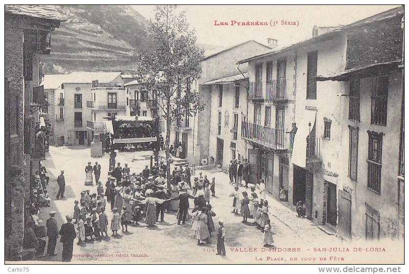 Andorre - Andorra - San Julia De Loria - Arbre Place Jour De Fête - Andorra