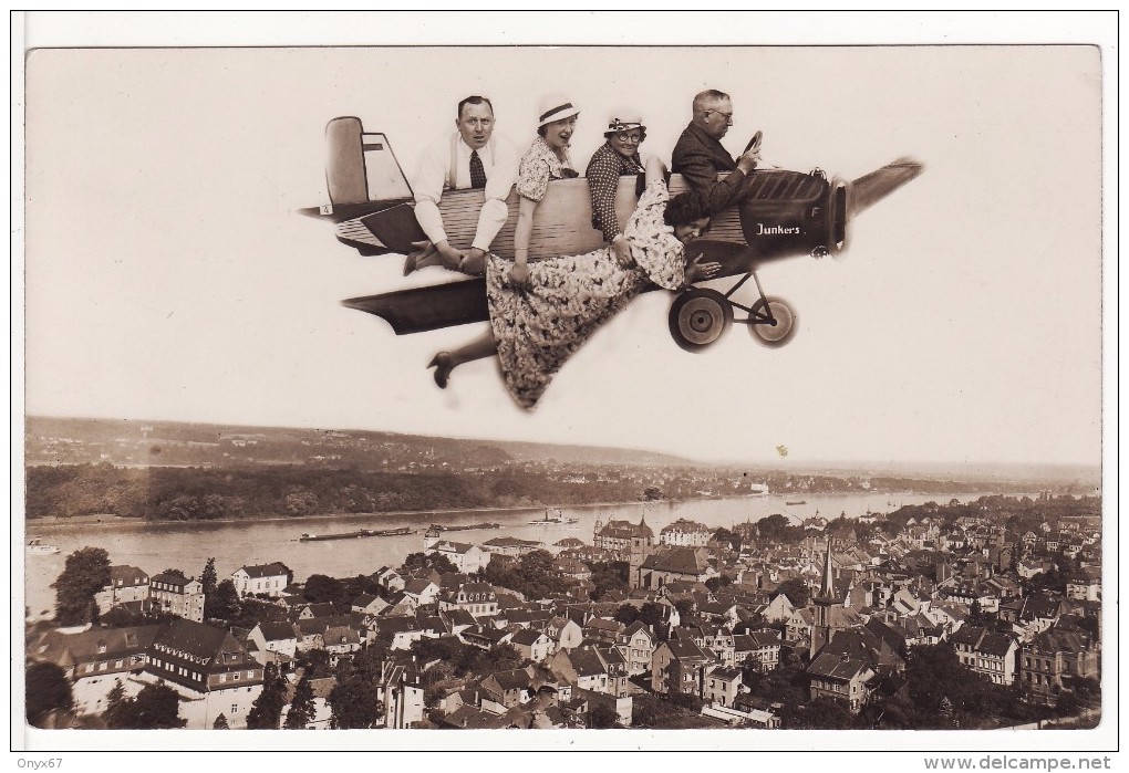 Carte Postale Photo Montage - AVION FICTIF "Junkers" Couple Allemand En Vol Au Dessus De Königswinter Am Rhein 2 SCANS - Fotografie