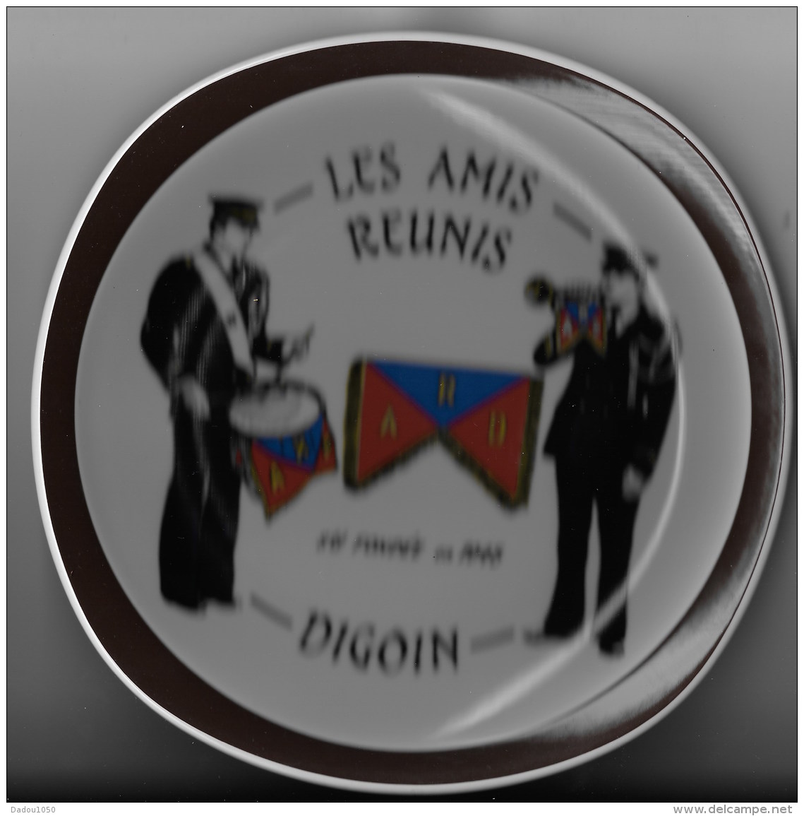 Assiette Les Amis Réunis 71 Digoin - Assiettes