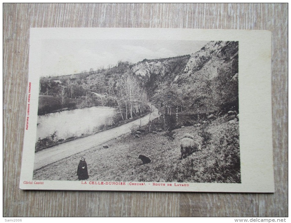 CPA 23 LA CELLE DUNOISE ROUTE DE LAVAUD BERGERE MOUTONS - Autres & Non Classés