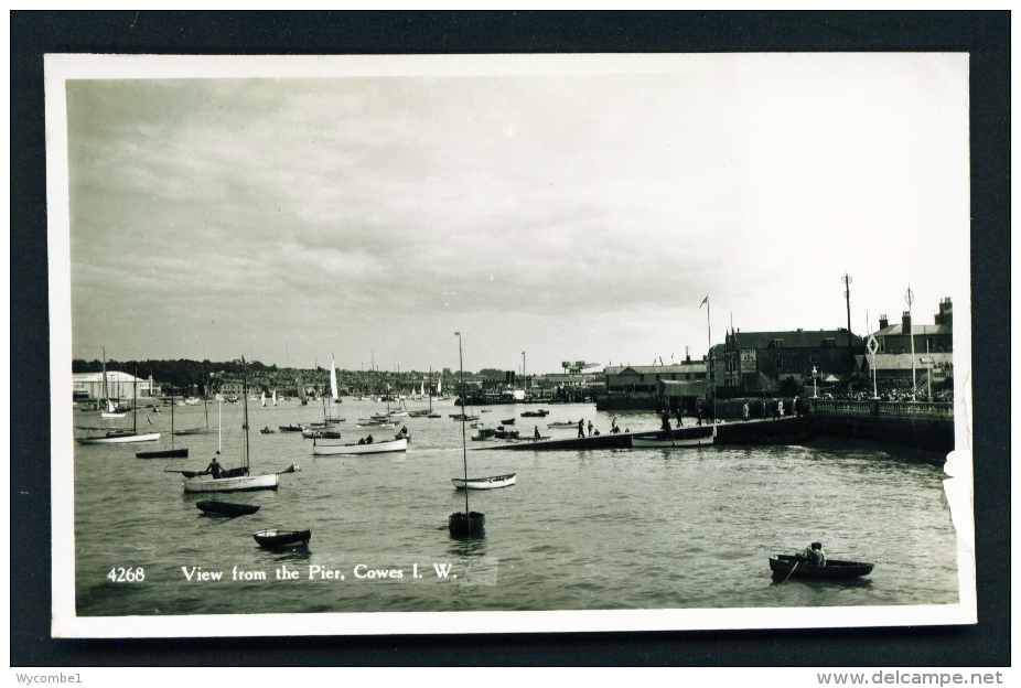 ENGLAND  -  Isle Of Wight  Cowes  View From The Pier  Unused Vintage Postcard - Cowes