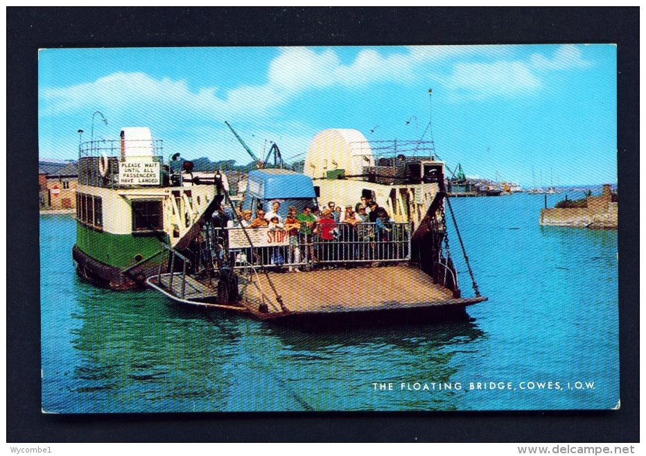 ENGLAND  -  Isle Of Wight  Cowes  The Floating Bridge  Unused Postcard - Cowes