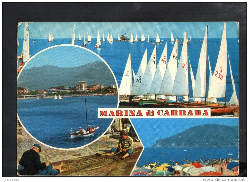 Q1559 CARTOLINA DELLA MARINA DI MASSA - MULTIPLA CON PESCATORI E BARCHE A VELA - VIAGGIATA 1971 - Carrara