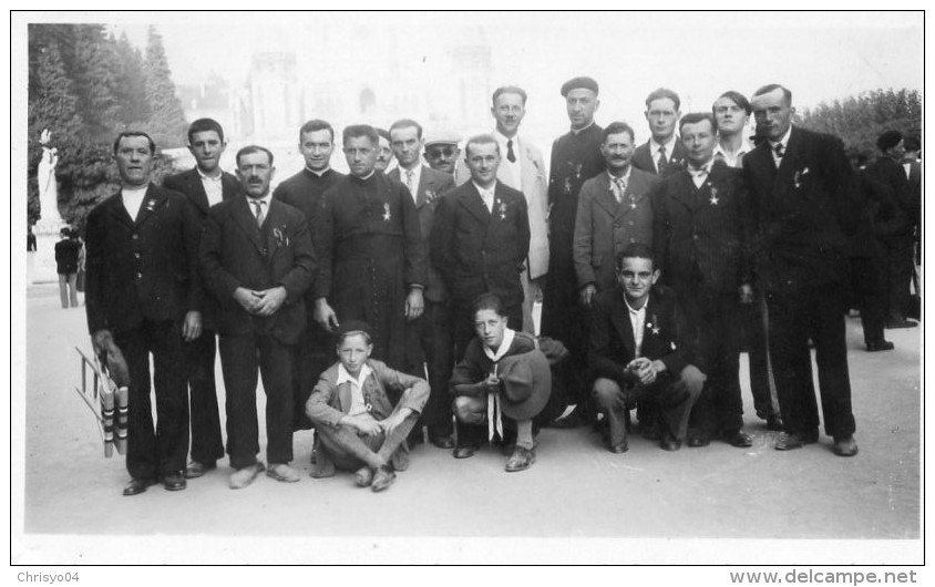 65Cha   04 Volonne Groupe De Pelerins à Lourdes En 1937 - Autres & Non Classés