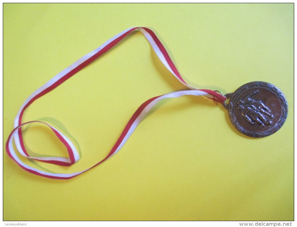 Médaille Avec Ruban / Foot-Ball/Trophée Du Parc Des Princes /Atisreal//2007         SPO87 - Autres & Non Classés