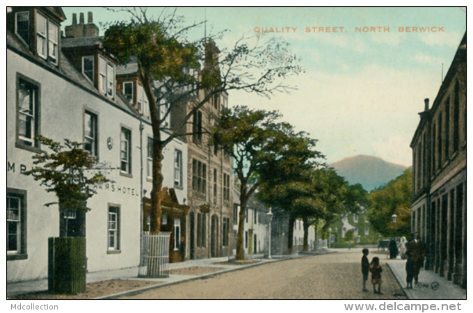 GB NORTH BERWICK / Quality Street / GLOSSY COLORED CARD - East Lothian