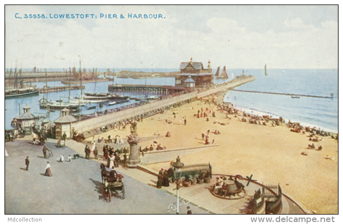 GB LOWESTOFT / Pier And Harbour / COLORED CARD - Lowestoft
