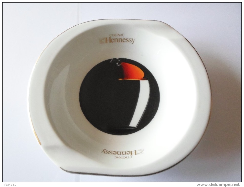 CENDRIER COGNAC HENNESY DE BERNARDAUD LIMOGES - Porcellana