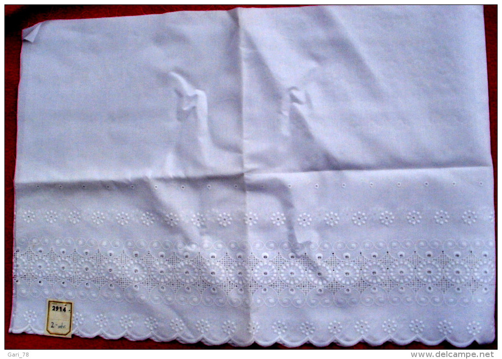 Mercerie ANCIENNE  Broderie Anglaise 34 Cm X 200 Cm Avec Son étiquette D'origine - Dentelles Et Tissus