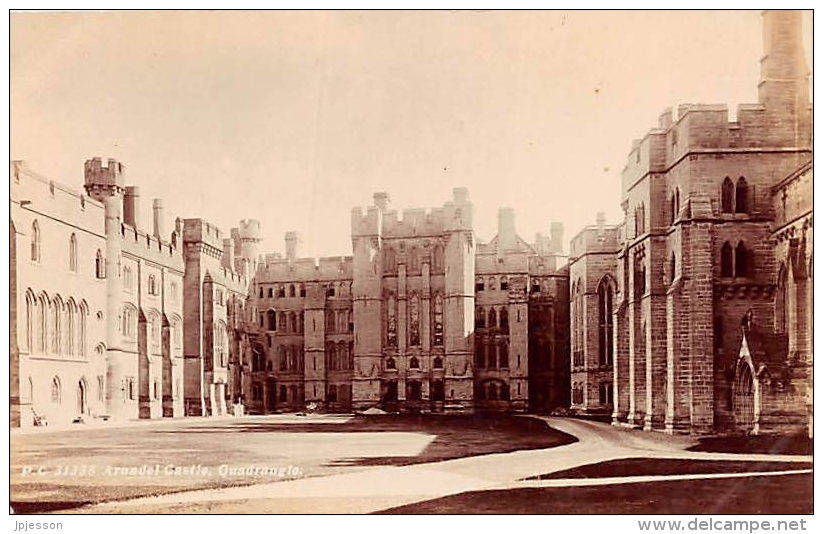 SUSSEX     ARUNDEL CASTLE  QUADRANGLE - Arundel