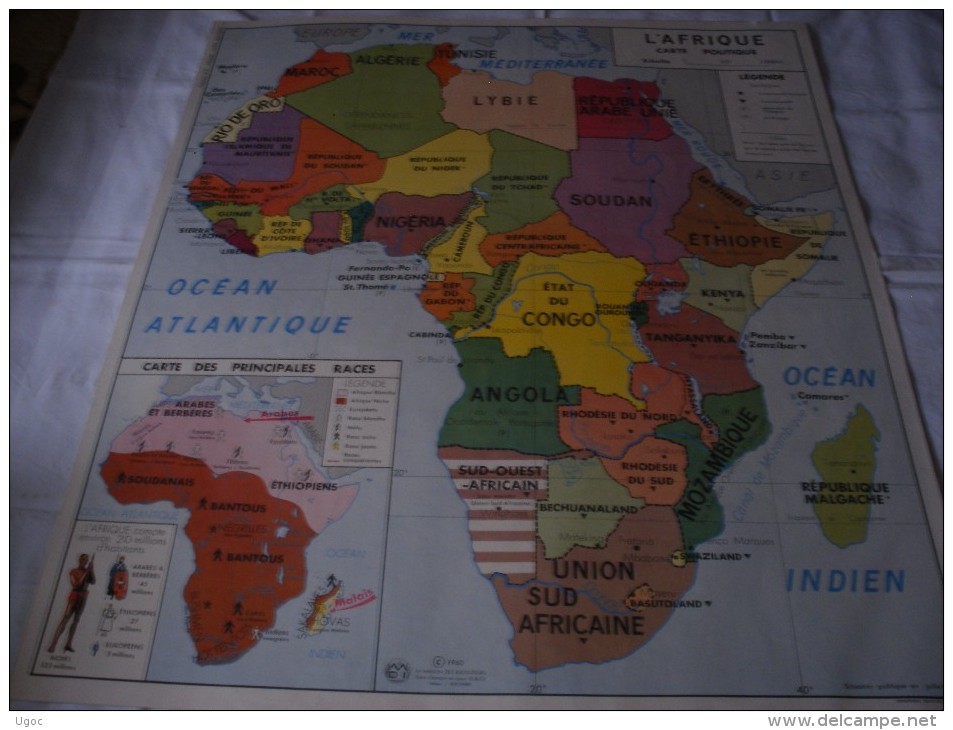 - VENDS Belle CARTE Géographique Bi-Face 91 Cm X 79cm L'Amérique Du Sud Et L'Afrique éditée En 1960. - Geographical Maps