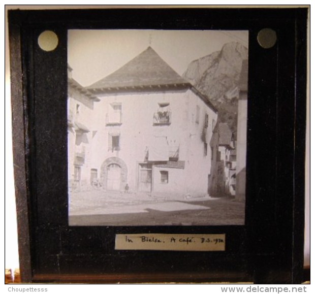 Plaque  De Verre - Espagne - Haut  Aragon -  Bielsa -  Un  Café( Format  8.5 X 8 Cm ) - Plaques De Verre