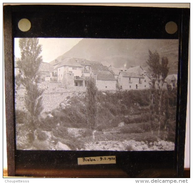 Plaque  De Verre - Espagne - Haut  Aragon -  Bielsa  - Vue  Générale ( Format  8.5 X 8 Cm ) - Plaques De Verre