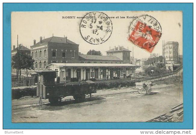 CPA  - Chemin De Fer Train En Gare De ROSNY SOUS BOIS 93 - Rosny Sous Bois