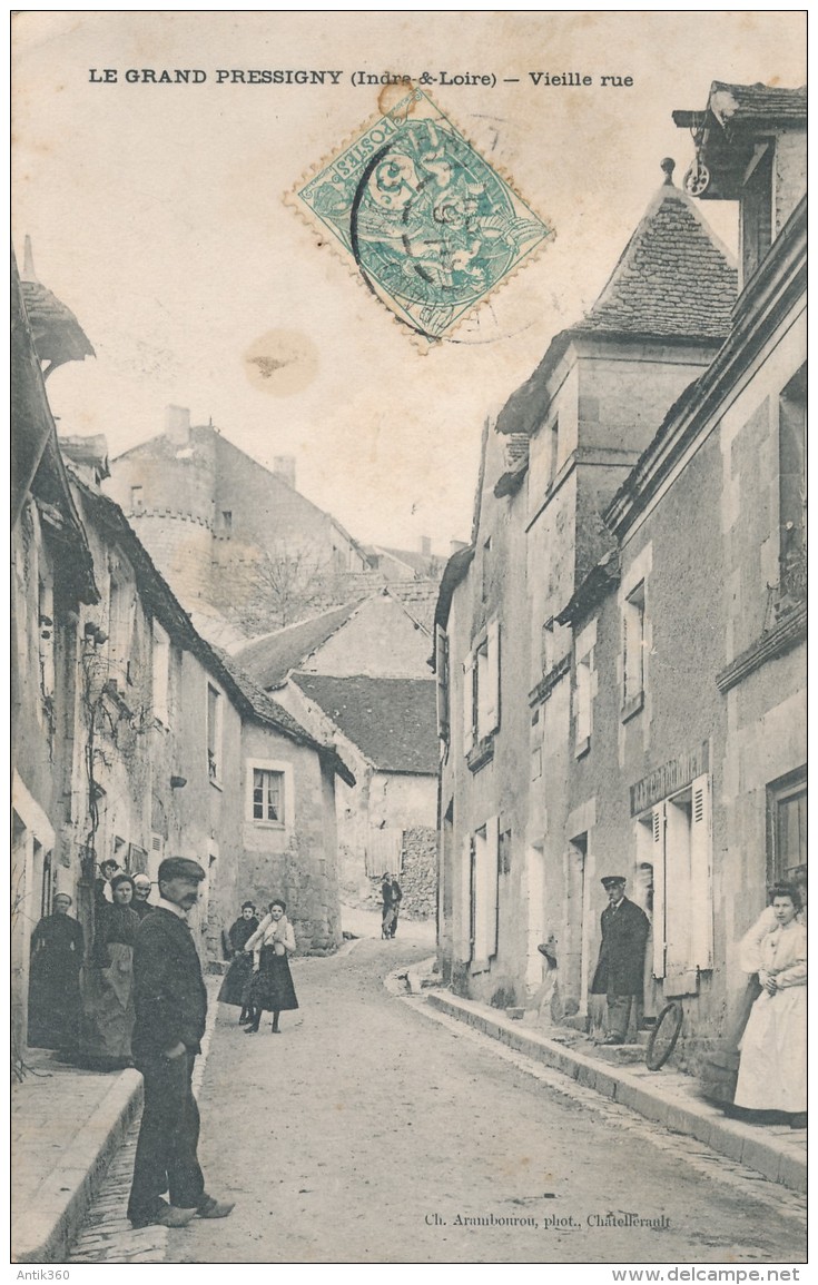 CPA 37 LE GRAND PRESSIGNY Vieille Rue , Belle Animation, Cordonnier - Le Grand-Pressigny