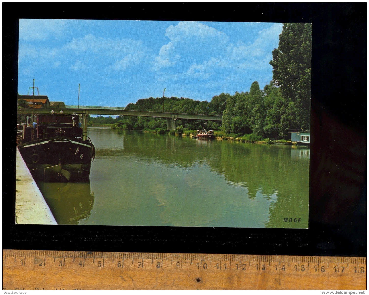 BRAY SUR SEINE Seine Et Marne 77480 : Les Bords De Seine / Bateau Péniche - Bray Sur Seine