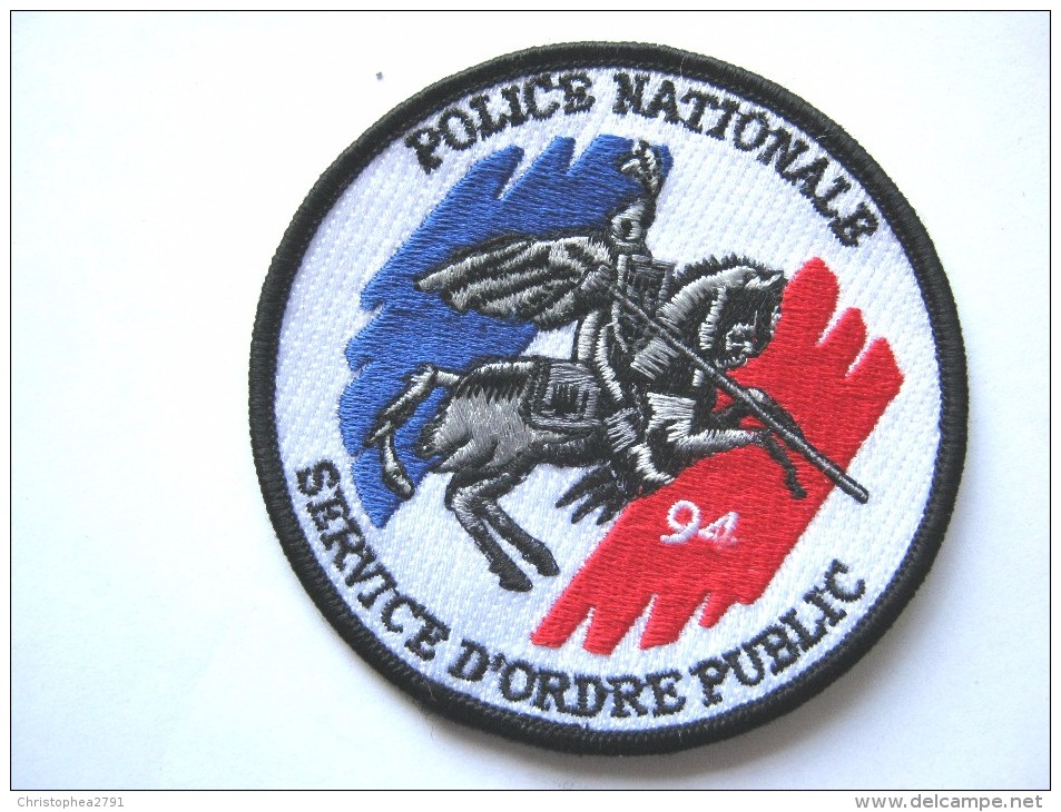 INSIGNE TISSUS PATCH POLICE NATIONALE SERVICE D'ORDRE PUBLIC DU 94 TRES BON ETAT - Police & Gendarmerie