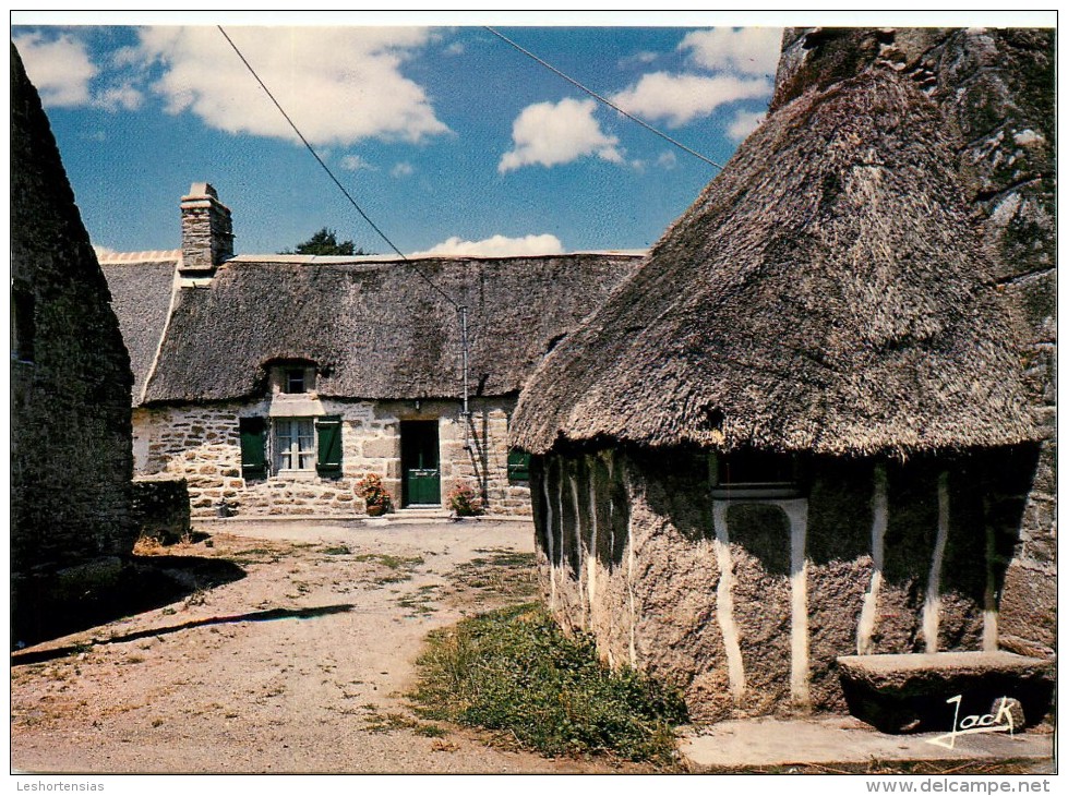 ANCIENNE FERME A TOIT DE CHAUME NEVEZ ? CHAUMIERE - Névez