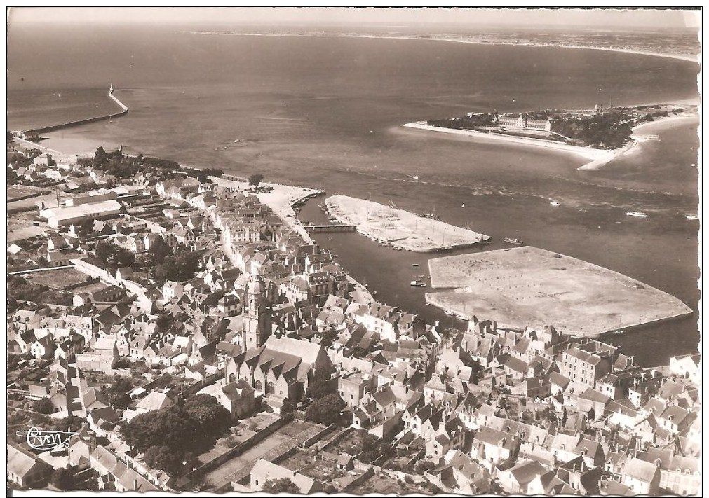 LE CROISIC (44) Vue Aérienne - La Ville Et La Pointe De Pen-Bron En 1952  CPSM  GF - Le Croisic