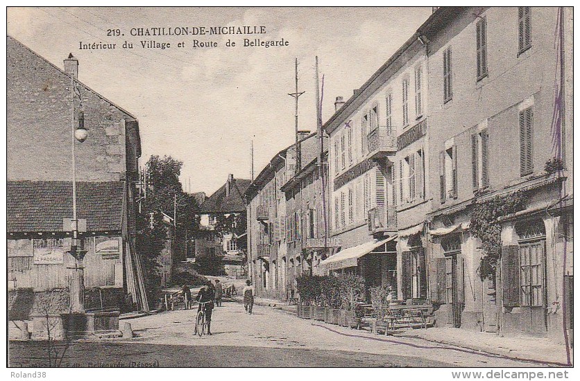 01 Chatillon De Michaille Intérieur Du Vllage Et Route De Bellegarde - Non Classificati