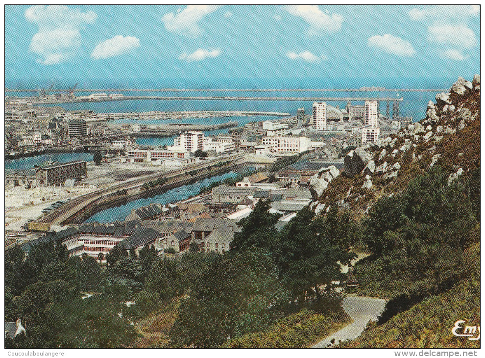 CHERBOURG (50) Vue Sur Les Rampes De La "Montagne Du Roule", Les Bassins Et La Rade - Cherbourg