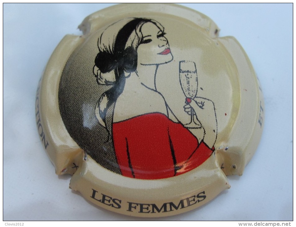 Série De 4 NEW Capsules De Champagne,  Générique  LES FEMMES ET LE CHAMPAGNE - Autres & Non Classés