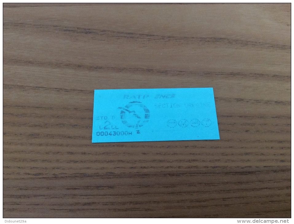 Ticket De Transports RATP SNCF (metro, Bus) "SECTION URBAINE - 2eme Classe" Vert Type 2 - Europe