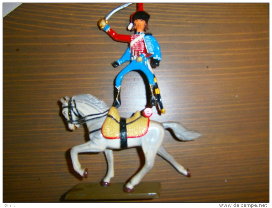 Cavalier SOLDAT DE PLOMB - Figurines