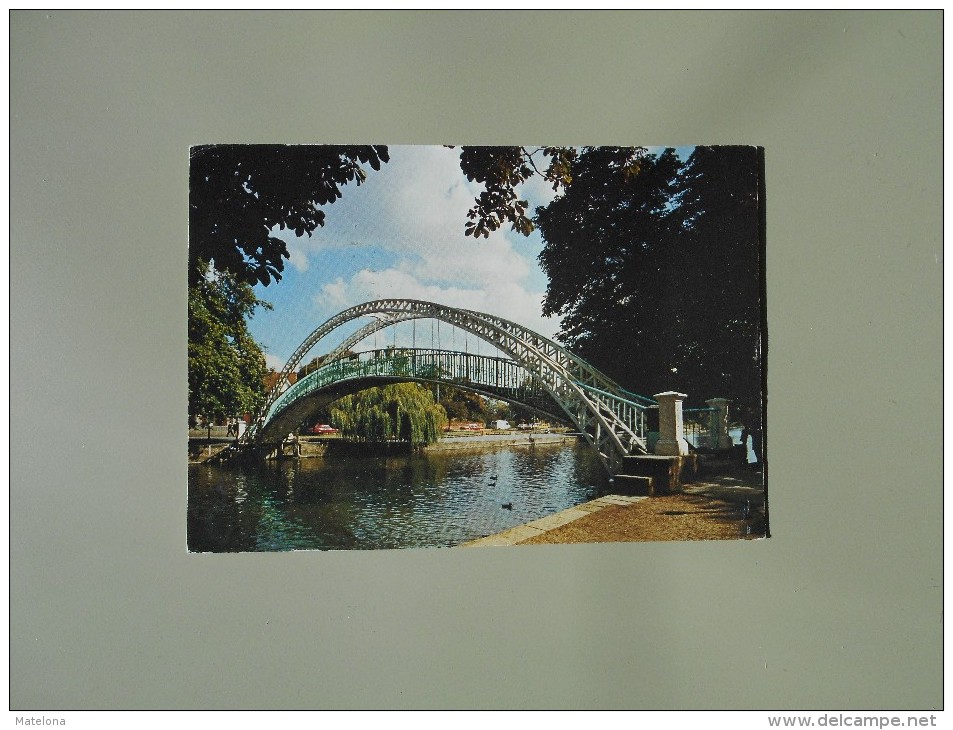 ANGLETERRE BEDFORDSHIRE BEDFORD RIVER OUSE AND SUSPENSION BRIDGE FROM MILL MEADOWS - Bedford