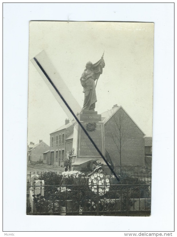 Carte Photo  -   Beuvraignes  -  Somme  -  Le Monument érigé à La Mémoire De Ses Enfants - Beuvraignes