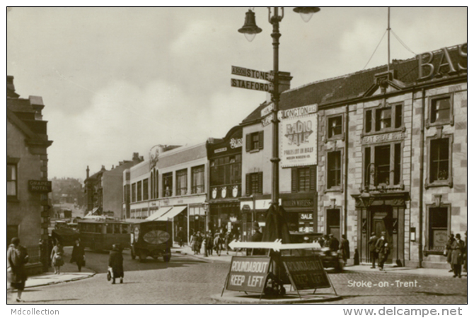 GB STOKE ON TRENT / A Street / GLOSSY CARD - Stoke-on-Trent